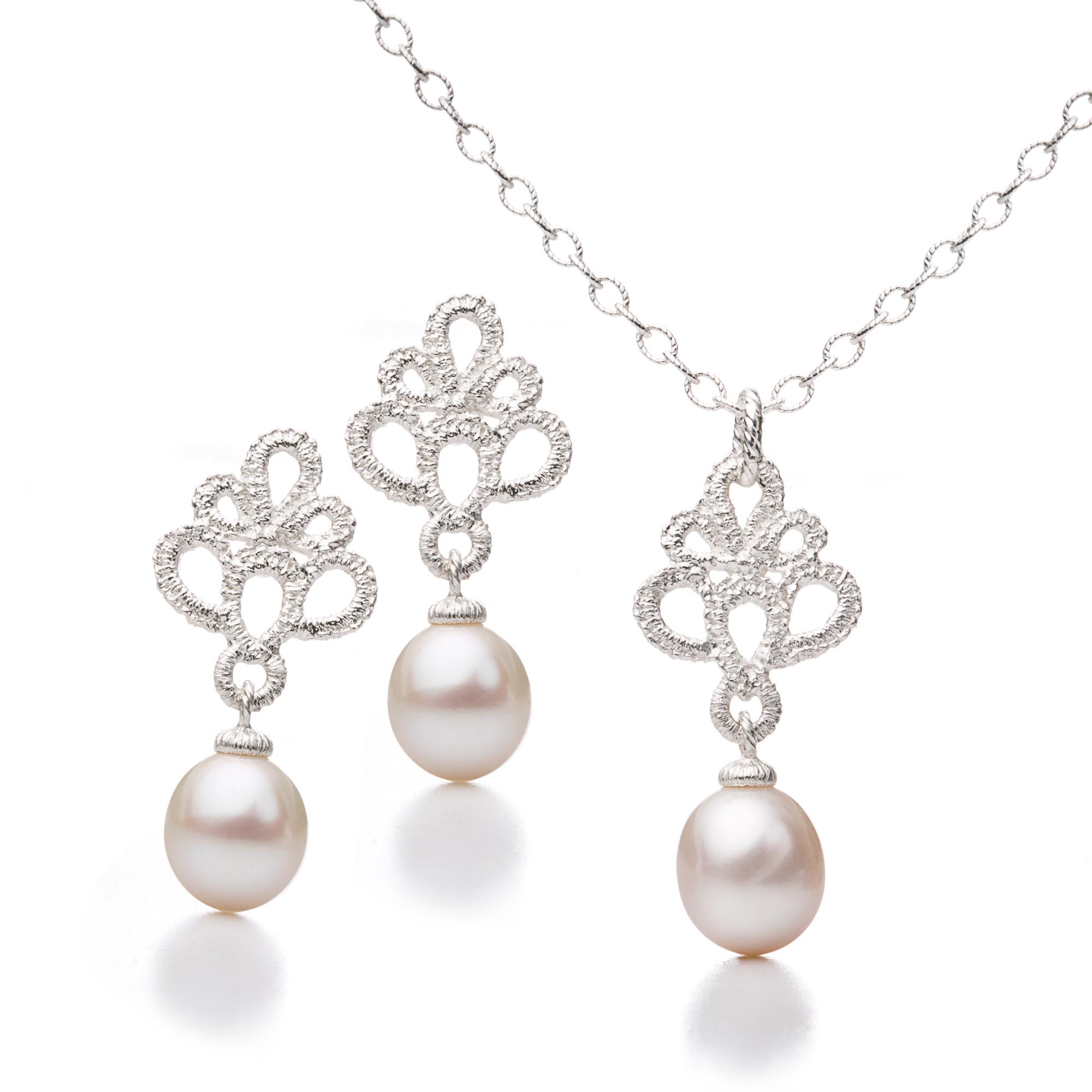 Necklace pendant Medea Pearl