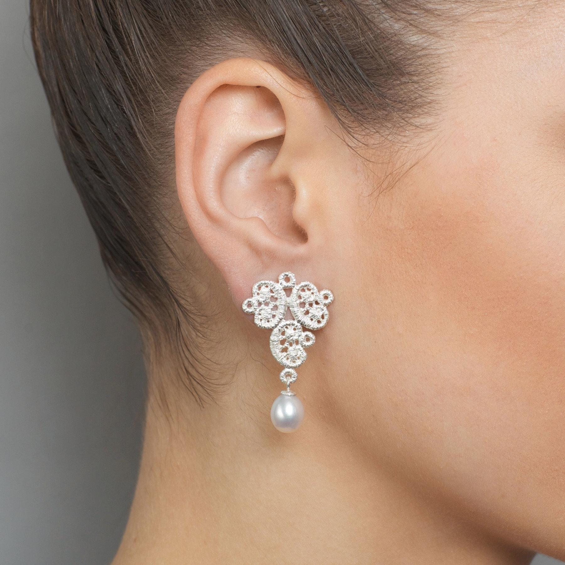 Ear studs Figaro